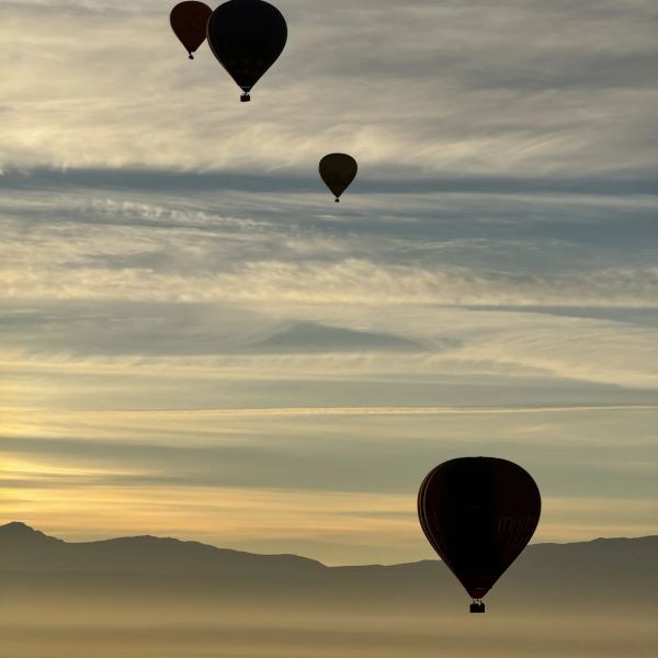 Vol en Montgolfière au Lever du Soleil